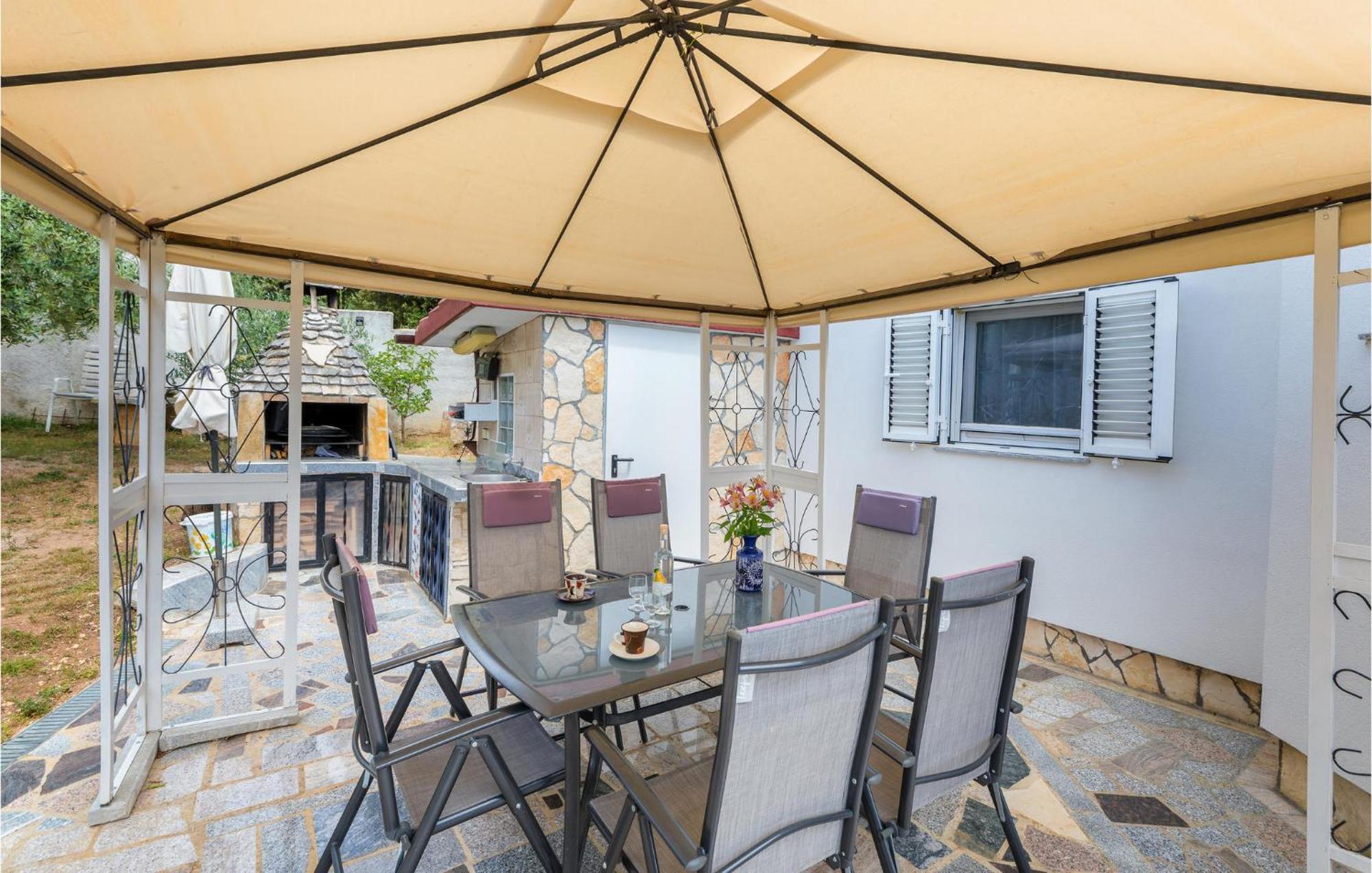 Beautiful Apartment In Barbariga With Kitchen Exteriör bild