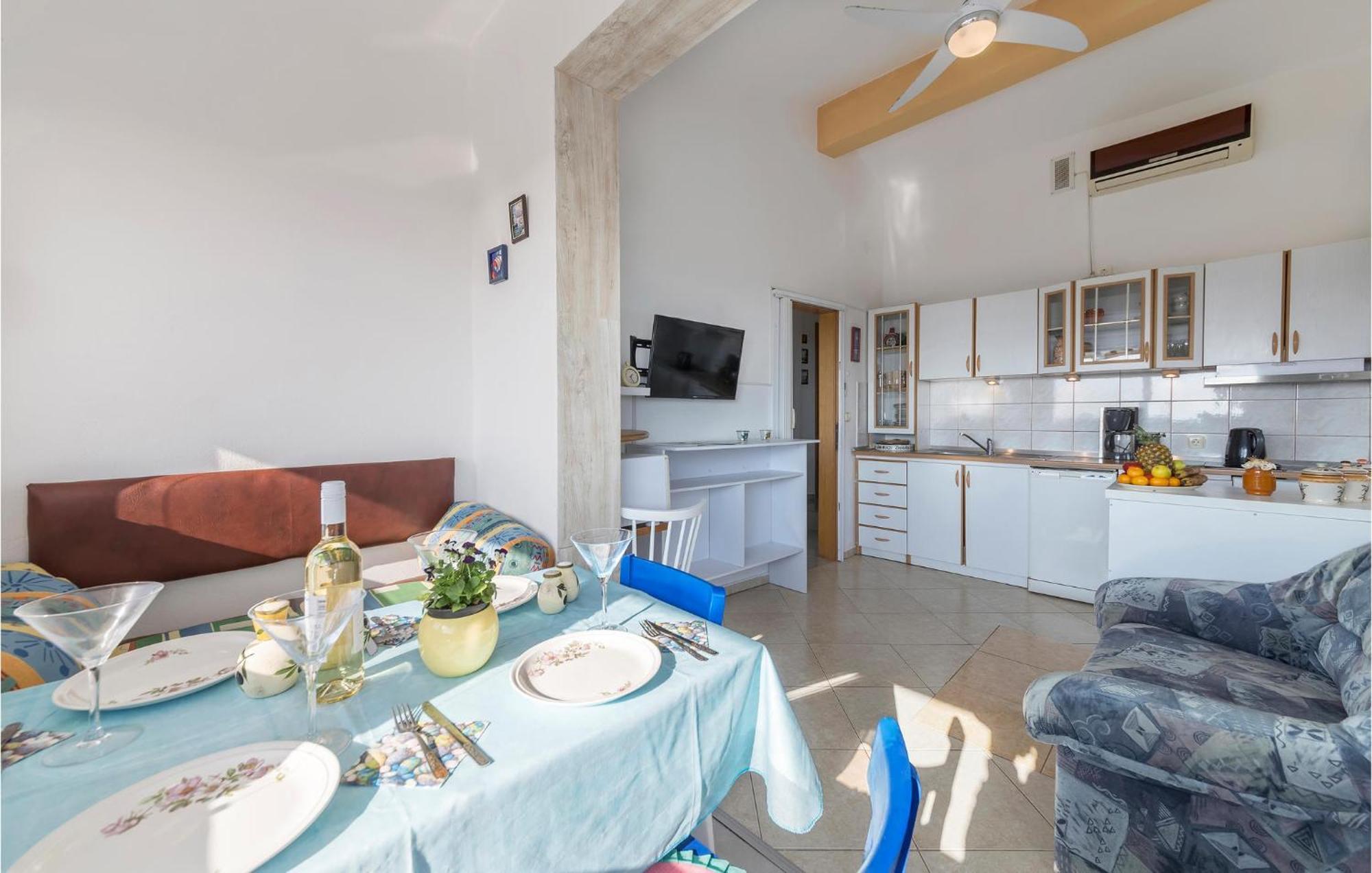 Beautiful Apartment In Barbariga With Kitchen Exteriör bild