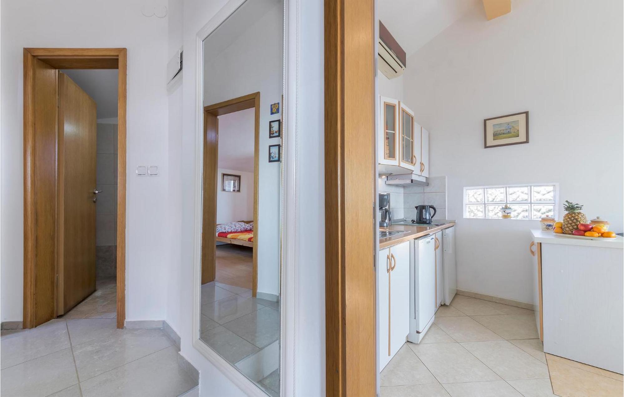 Beautiful Apartment In Barbariga With Kitchen Exteriör bild